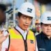 Presiden Joko Widodo menjawab pertanyaan awak media usai melakukan peninjauan pabrik smelter PT Freeport Indonesia, pada Selasa (20/6/2023). (Foto: Alibi/Dok. BPMI Setpres/Laily Rachev)