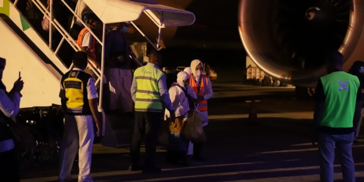 Kedatangan para jemaah haji Aceh di Bandara Sultan Iskandar Muda, Aceh Besar. (Foto: Alibi/Dok. Kemenag Aceh)