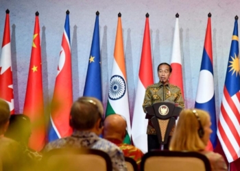 Presiden Joko Widodo menyampaikan sambutannya pada acara Courtesy Call Menteri Luar Negeri ASEAN kepada Presiden RI yang digelar di Shangri-La Hotel, Jakarta, Jumat (14/7/2023). (Foto: BPMI Setpres/Rusman)
