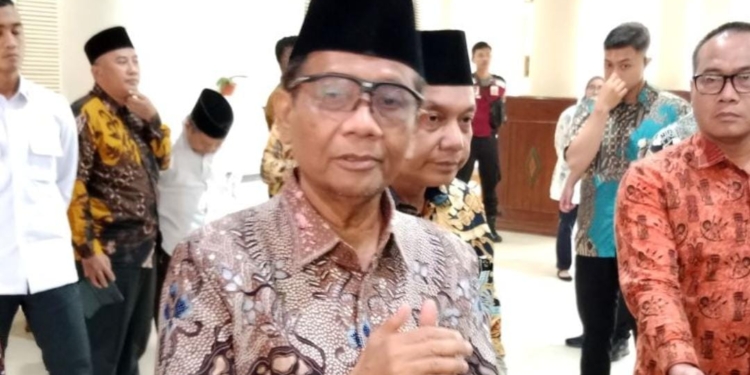 Menteri Koordinator Bidang Politik Hukum dan Keamanan Mahfud MD di Gedung DPRD DIY, Yogyakarta, Sabtu (15/7/2023). (Foto: Antara/Luqman Hakim)