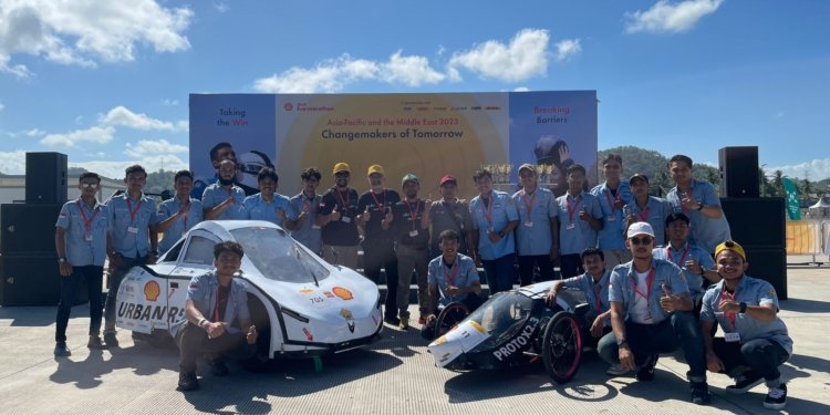 Tim Malem Diwa USK mengikuti Shell Eco-Marathon Asia Pacific and the Middle East 2023 di Sirkuit Internasional Pertamina Mandalika, Lombok, Indonesia. (Foto: Alibi/Dok. Humas USK)