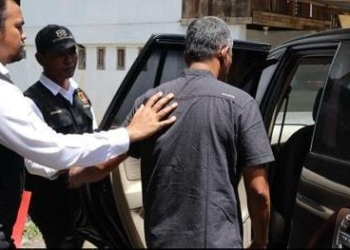 Polresta Banda Aceh menangkap mantan Keuchik Ulee Lheue, DA (52), terbukti terlibat korupsi pengadaan lahan zikir Nurul Arafah Islamic Center. (Foto: Alibi/Dok. Polresta Banda Aceh)