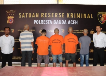 Polisi menangkap para pelaku pencurian granit dan kabel listrik di Banda Aceh. (Foto: Alibi/Dok. Polresta Banda Aceh)