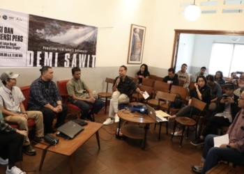 Diskusi kampanye penyelamatan Rawa Singkil bertajuk "Karpet Merah di Lahan Basah", digelar di Kedai Tjikini, Jalan Cikini Raya, Cikini, Menteng, Jakarta Pusat, Minggu (23/7/2023). (Foto: Dok. FJL Aceh)