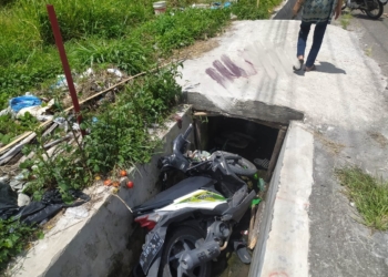 Kondisi sepeda motor korban terlibat kecelakaan tunggal di jalan umum Bandara Rembele - Simpang Tiga, Bener Meriah. (Foto: Alibi/Dok. Polres Bener Meriah)
