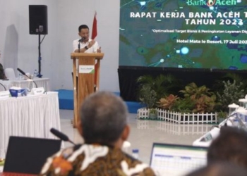 Penjabat Gubernur Aceh, Achmad Marzuki, membuka Rapat Kerja Bank Aceh Triwulan ke II Tahun 2023, di Mata Ie Resort, Sabang, Senin (17/7/2023). (Foto: Alibi/Dok. Humas Pemerintah Aceh)