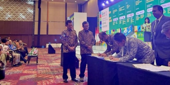 Penandatanganan Perjanjian Pokok (HOA) tentang komitmen pelaksanaan kegiatan eksplorasi dan pengembangan panas bumi Seulawah Agam, Rabu (12/7/2023). (Foto: Alibi/Dok. Humas Pemerintah Aceh)