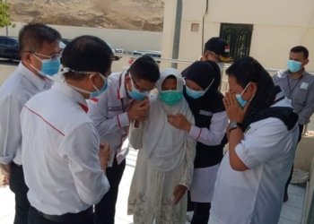 Hj Aat istri dari Suharja Wardi Ardi (almarhum) jemaah haji asal Majalengka, Jawa Barat yang meninggal di Makkah. (Foto: Dok. Kemenag RI)