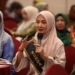 Bunda PAUD Aceh, Ny Ayu Marzuki, didampingi Ketua Pokja Bunda PAUD Aceh, Mellani Subarni, saat mengikuti Rapat Koordinasi Program Transisi PAUD-SD Tahun 2023 di Banda Aceh, Rabu (12/7/2023). (Foto: Alibi/Dok. Humas Pemerintah Aceh)