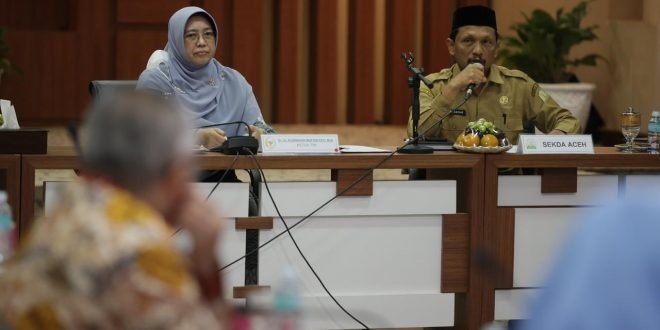 Asisten I Seda Aceh, M. Jafar, saat menerima kunjungan kerja Komisi IX DPR RI dalam rangka melakukan Masa Reses Persidangan V Tahun Sidang 2022-2023, di Gedung Serbaguna Setda Aceh, Banda Aceh, Senin (17/7/2023). (Foto: Alibi/Dok. Humas Pemerintah Aceh)