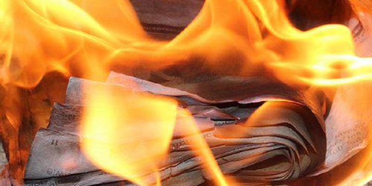 Ilustrasi Dana Desa terbakar. (Foto: Alibi/Dok. Pixabay)