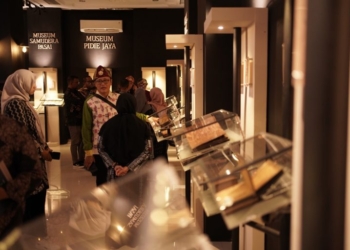 Para pengunjung pameran koleksi filologika di Museum Aceh. (Foto: Alibi/Dok. Disbudpar Aceh)