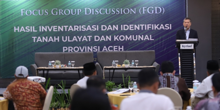 Rektor USK, Prof Marwan memberikan sambutan pada FGD hasil inventarisasi dan identifikasi tanah ulayat dan komunal Provinsi Aceh. (Foto: Alibi/Dok. Humas USK)