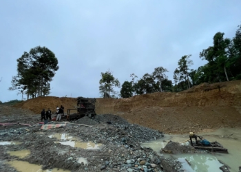 Polisi mendatangi lokasi tambang ilegal di Desa Geudong, Kecamatan Sungai Mas, Kabupaten Aceh Barat. (Foto: Alibi/Dok. Polda Aceh)