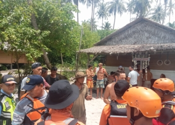 Basarnas Nias berhasil menemukan enam penumpang speedboat yang sempat dinyatakan hilang di perairan Aceh Singkil. (Foto: Alibi/Dok. Basarnas Nias)