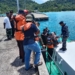Basarnas Banda Aceh mengevakuasi penumpang KMP Aceh Hebat 2 yang nekat loncat ke laut. (Foto: Alibi/Dok. Basarnas Banda Aceh)