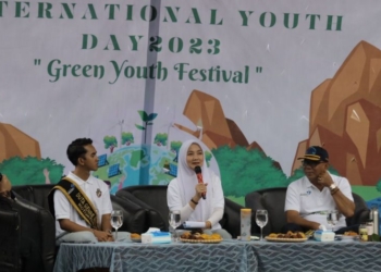 Ketua TP-PKK Aceh, Ny. Ayu Marzuki saat menjadi narasumber pada Talk Show International Youth Day di Kantor BKKBN Perwakilan Provinsi Aceh, Banda Aceh, Minggu (13/8/2023). (Foto: Alibi/Dok. Humas Aceh)