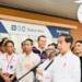 Presiden Jokowi memberikan keterangan di hadapan awak media di Stasiun LRT Dukuh Atas, Jakarta, Kamis (10/8/2023). (Foto: BPMI Setpres/Laily Rachev)