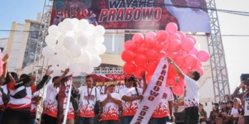 Relawan Jokowi deklarasikan dukungan untuk Bakal Capres Prabowo Subianto di Ponorogo, Jatim, Minggu (6/8/2023). (Foto: Dok. Antara/HO-Relawan Jokowi)