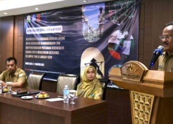 Asisten Perekonomian dan Pembangunan Sekda Aceh, Mawardi, membuka workshop Perumusan Kelembagaan Sekolah Lapang Kewirausahaan Tani, di Banda Aceh, Selasa (8/8/2023). (Foto: Alibi/Dok. Humas Aceh)