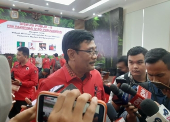 Ketua DPP PDIP Bidang Ideologi dan Kaderisasi Djarot Saiful Hidayat di Kantor DPP PDIP, Jakarta, Kamis (21/9/2023). (Foto: Antara/Narda Margaretha Sinambela)