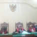 Hakim Ketua Pinta Uli Tarigan (tengah) membacakan amar putusan di Pengadilan Negeri Medan, Sumatera Utara, Selasa (26/9/2023). (Foto: Alibi/M Sahbainy Nasution)