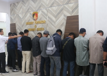 Polda Aceh menangkap 15 penjudi online di Banda Aceh. (Foto: Alibi/Dok. Polda Aceh)