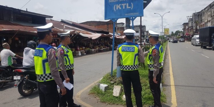 Anggota Direktorat Lalu Lintas Polda Aceh melakukan Operasi Zebra Seulawah Tahun 2023. (Foto: Alibi/Dok. Polda Aceh)