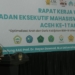 Asisten II Sekda Aceh, Mawardi, saat menyampaikan sambutan Gubernur Aceh dalam Rapat Kerja Wilayah Badan Eksekutif Mahasiswa Seluruh Indonesia Wilayah Aceh ke-1 Tahun 2023 di USK, Banda Aceh, Sabtu (16/9/2023). (Foto: Alibi/Dok. Humas Aceh)