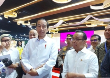 Presiden RI Joko Widodo (Jokowi) saat menyampaikan pernyataan kepada wartawan di sela peninjauan persiapan KTT ASEAN 2023 di JCC, Senayan, Jakarta, Jumat (1/9/2023). (Foto: Dok. Antara/Andi Firdaus)