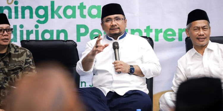 Menteri Agama Yaqut Cholil Qoumas dalam Saresehan Peningkatan Kemandirian Pesantren di Jombang. (Foto: Alibi/Dok. Kemenag RI)