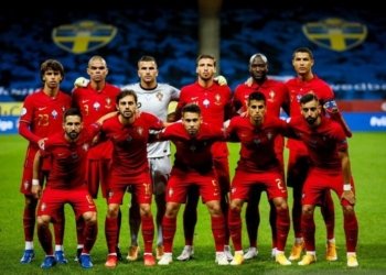 Dokumentasi - Skuad Timnas Portugal berfoto bersama sebelum pertandingan lawan Swedia di UEFA Nations League pada Rabu (9/9/2020) di Solna, Swedia. (Foto: Antara/AFP/Diogo Pinto)