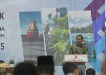 Asisten Perekonomian dan Pembangunan Sekda Aceh, Mawardi, saat membuka Forum Konsultasi Publik Terhadap Rancangan Awal Rencana Pembangunan Jangka Panjang Aceh (RPJPA) Tahun 2025-2045. (Foto: Alibi/Dok. Humas Aceh)