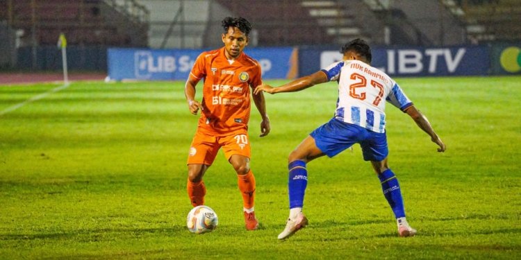 Pemain Persiraja, Andik Vermansah saat menghadapi PSPS Riau. (Foto: Alibi/Dok. Persiraja)