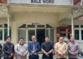 Asisten Administrasi Umum Sekda Aceh, Iskandar, didampingi Kepala SKPA/Biro terkait, foto bersama usai berkoordinasi dengan pemerintah DIY terkait asrama Aceh, di Bale Woro, Bidang Humas Setda DIY, Sabtu (16/9/2023). (Foto: Alibi/Dok. Humas Pemerintah Aceh)