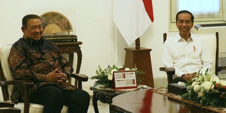 Arsip foto - Suasana pertemuan Presiden Joko Widodo bersama Presiden Ke-6 RI Susilo Bambang Yudhoyono di Istana Merdeka, Jakarta, Kamis (10/10/2019). (Foto: Dok. Antara/Bayu Prasetyo)