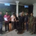 Satu keluarga WNA Yordania ditangkap Satpol PP Badung karena kedapatan mengemis di Kuta, Bali, Selasa (24/10/2023). (Foto: Antara/HO-Satpol PP Badung/Imigrasi Ngurah Rai)