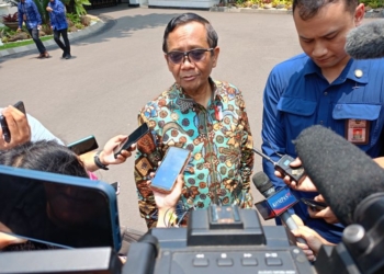 Menkopolhukam Mahfud MD saat memberikan keterangan di Istana Kepresidenan, Jakarta, Rabu (4/10/2023). (Foto: Antara/Rangga Pandu Asmara Jingga)