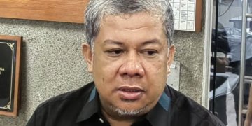 Wakil Ketua Umum Partai Gelora Indonesia Fahri Hamzah di Kompleks Parlemen, Senayan, Jakarta, Kamis (26/10/2023). (Foto: Antara/Melalusa Susthira K)