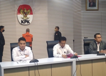 KPK saat menggelar konferensi pers penetapan tiga tersangka kasus korupsi di Kementan yang berlangsung di Gedung Merah Putih KPK, Jakarta Selatan, Rabu (11/10/2023). (Foto: Antara/Hendri Sukma Indrawan)