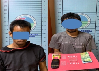 Dua petani di Aceh Tenggara diringkus polisi karena kedapatan simpan 13 bungkus narkotika jenis sabu. (Foto: Alibi/Dok. Polres Aceh Tenggara)