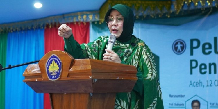 Anggota Komisi X DPR RI, Illiza Sa'aduddin Djamal saat membuka Pelatihan Tutor Pendidikan Khusus di Universitas Serambi Mekkah, Kamis (12/10/2023). (Foto untuk Alibi)