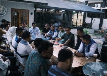 KNPI Aceh melakukan pertemuan dengan Wamenkominfo Nezar Patria di Museum Aceh. (Foto untuk Alibi)