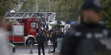 Ledakan terjadi di Turki, Minggu (1/10/2023) menyebabkan dua petugas polisi terluka. (Foto: Dok. Reuters/Cagla Gurdogan)