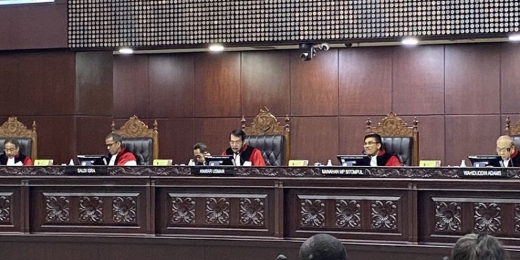 Sidang Pengucapan Putusan/Ketetapan Perkara Nomor 102/PUU-XXI/2023 di Gedung Mahkamah Konstitusi RI, Jakarta, Senin (23/10/2023). (Foto: Antara/Fath Putra Mulya/aa)