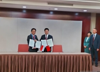 Komisi Pemberantasan Korupsi (KPK) dan Komisi Pengawas Nasional (National Commission of Supervision/NCS) China menandatangani pembaruan nota kesepahaman (MoU) penguatan kerja sama antikorupsi lintas negara di Beijing, China, Selasa (17/10/2023). (Foto: Antara/HO-KPK)