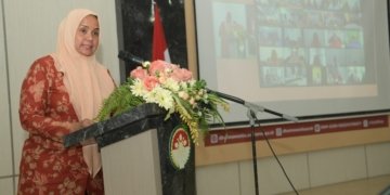 Ketua Dharma Wanita Persatuan (DWP) Aceh, Mellani Subarni, saat menyampaikan sambutan pada acara pelatihan ‘Sistem Pelaporan Pelaksanaan Program Kerja DWP Secara Elektronik, bagi Jajaran Dharma Wanita Persatuan Aceh, di tingkat SKPA dan SKPK se-Aceh’, di Banda Aceh, Rabu (18/10/2023). (Foto: Alibi/Dok. Humas Aceh)