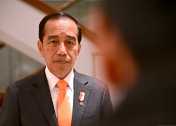 Presiden Joko Widodo memberikan pernyataan di sela-sela kegiatan kunjungan kerjanya di China World Hotel, Beijing, China, pada Senin (16/10/2023) malam. (Foto: Antara/HO-Biro Pers Sekretariat Presiden/Muchlis Jr)