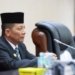 Penjabat Gubernur Aceh, Achmad Marzuki, saat menghadiri Sidang Paripurna DPRA 2023 dalam rangka penyampaian pendapat akhir Gubernur Aceh terhadap rancangan Qanun Aceh tentang perubahan APBA tahun anggaran 2023, di DPRA, Banda Aceh, Sabtu (30/9/2023). (Foto: Alibi/Dok. Humas Aceh)