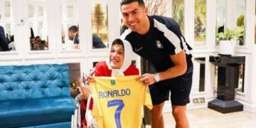 Fatima Hamami dan Cristiano Ronaldo. (Foto: Tangkapan layar Instagram @Fatemeh Hamami)